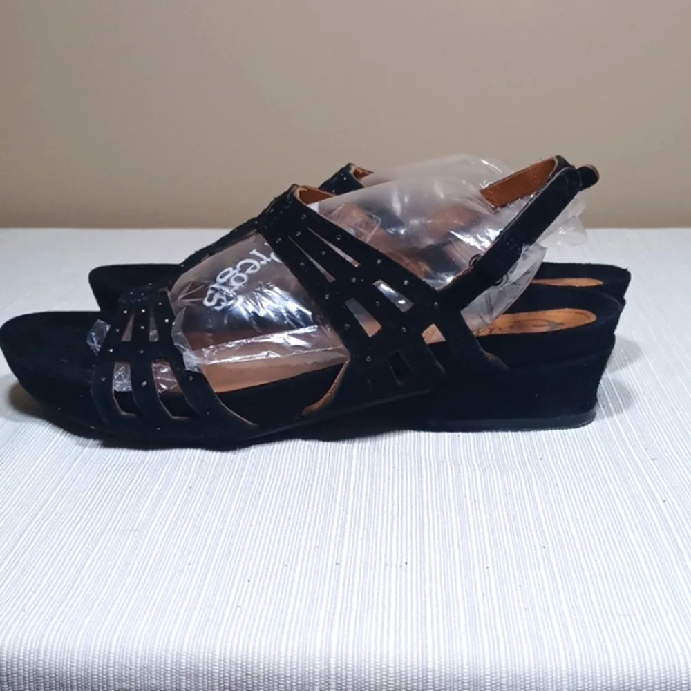 Sz 7 Earthies Black Leather Tica Sandal with Sparkles - Picture 2 of 8